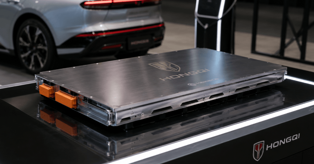 Hongqi presenta una batería de carga ultrarrápida que desafía el liderazgo de BYD y CATL Hongqi presenta una batería de carga ultrarrápida que desafía el liderazgo de BYD y CATL