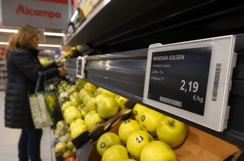 Alcampo sustituirá las etiquetas de papel por electrónicas en 21 supermercados de Castilla y León Alcampo sustituirá las etiquetas de papel por electrónicas en 21 supermercados de Castilla y León